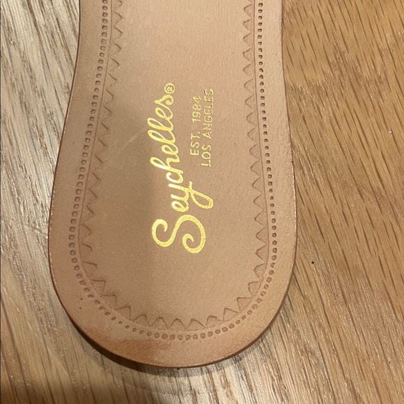 Seychelles Tan Floral Embroidered Sandals. Size 8 - Picture 6 of 8